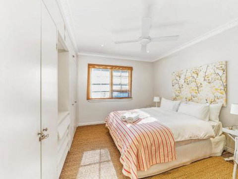 Elandra Absolute Beach Front Luxury - Accommodation in Brisbane 2
