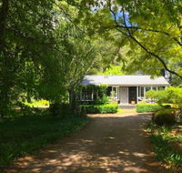 Mirriyindi Unique Berrima escape for 9 in the Southern Highlands 4pm check out Sundays - Accommodation in Brisbane