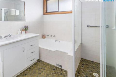 QUARTERDECK Gerringong 4pm Check Out Sundays - Accommodation in Brisbane 6