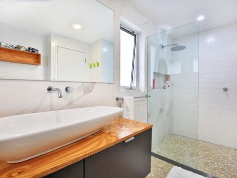 Arklow I Pet Friendly With Ocean Views - Accommodation in Brisbane 1