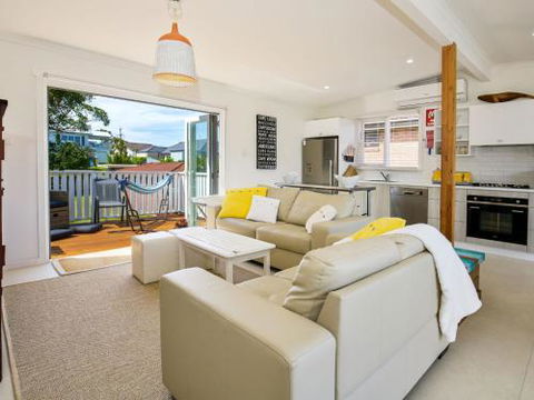 Arklow I Pet Friendly With Ocean Views - Accommodation in Brisbane 6