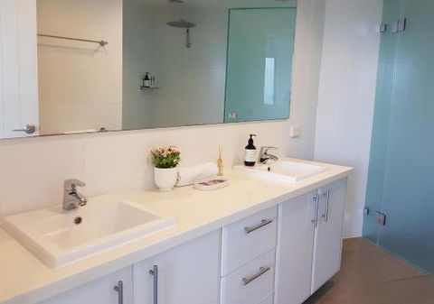 Sunshine Beach Retreat 3 Bedroom Family Apartment Wifi Netflix 2 Cars - Accommodation in Brisbane 6