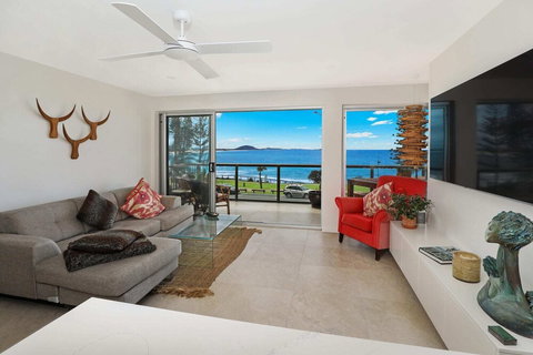 SPECTACULAR OCEAN FRONT Sounion6 - Accommodation in Brisbane 5