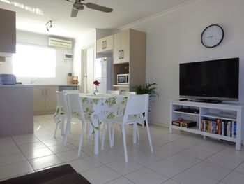 Selene Holiday Apartment AtWest Beach - Accommodation in Brisbane 1