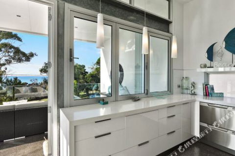 The Accommodation Group â€“ Glasshouse On Bentley Bridport - Accommodation in Brisbane 6