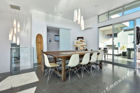 The Accommodation Group â€“ Glasshouse On Bentley Bridport - Accommodation in Brisbane 4