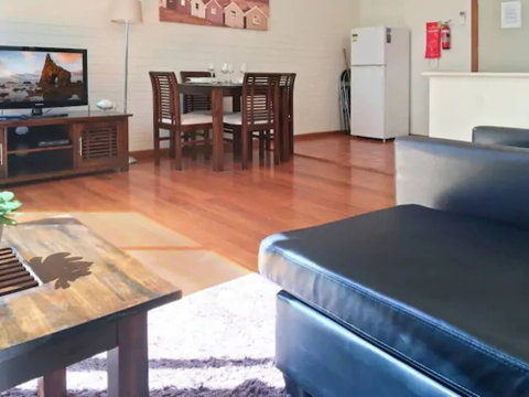 Sun, Beach, Shops, Wifi, Netflix - Accommodation in Brisbane 6