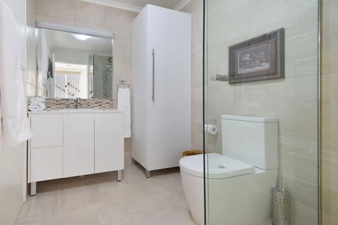 Villa 1 Lazy Days - Accommodation in Brisbane 6