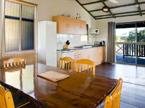 1770 Beach Accommodation Elliot Lodge - Accommodation in Brisbane 3
