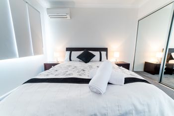 1 Bedroom Gold Coast Beachside Apt W AC + Parking - Accommodation in Brisbane 0