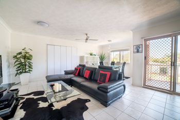 1 Bedroom Gold Coast Beachside Apt W AC + Parking - Accommodation in Brisbane 3