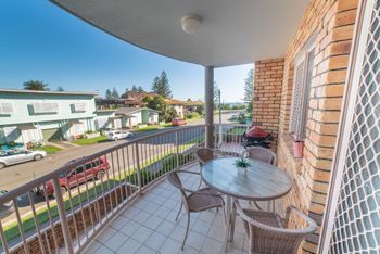 1 Bedroom Gold Coast Beachside Apt W AC + Parking - Accommodation in Brisbane 6