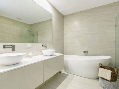 Azure Oasis - Accommodation in Brisbane 5