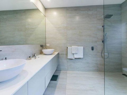 Azure Oasis - Accommodation in Brisbane 7