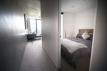 Spacious Apartment Close To Melbourne CBD - Accommodation in Brisbane 2