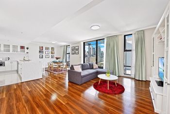 Deluxe Sydney Central Penthouse With Pool & Gym - Accommodation in Brisbane 0