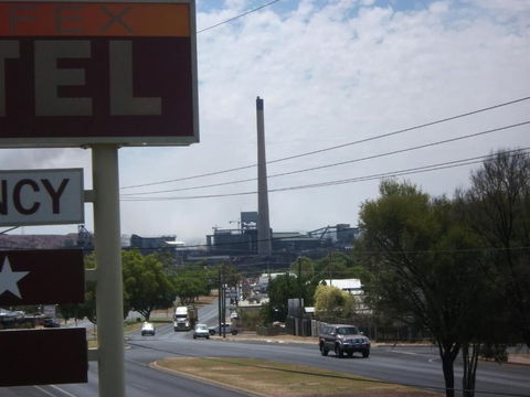Spinifex Motel & Serviced Apartments - Accommodation in Brisbane 0