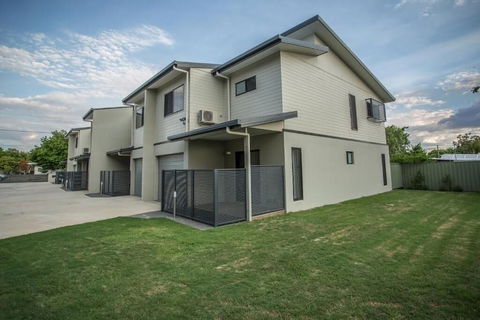 Spinifex Motel & Serviced Apartments - Accommodation in Brisbane 1