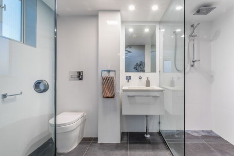 Penthouse On Suttons - Accommodation in Brisbane 3