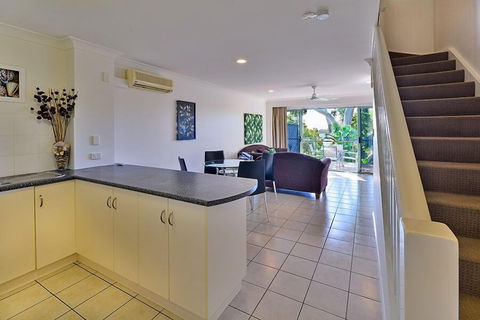 Sunset Waters Apartments - Accommodation in Brisbane 4