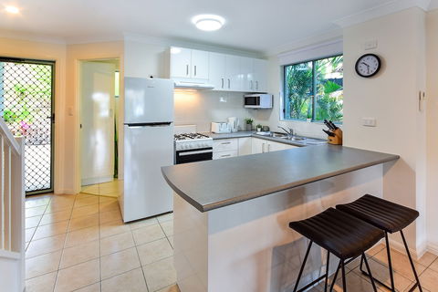 Sunset Waters Apartments - Accommodation in Brisbane 3