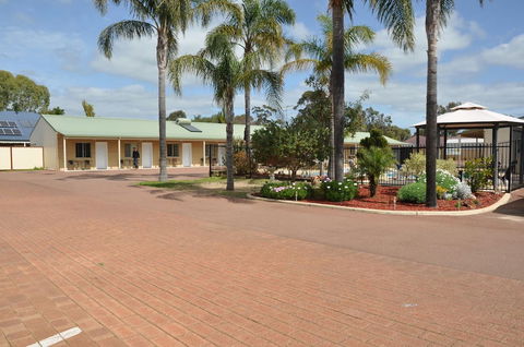 Pinjarra Resort - Accommodation in Brisbane 0