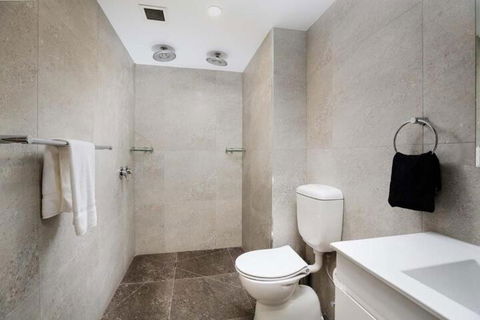 Nautilos On The Harbour - Accommodation in Brisbane 6