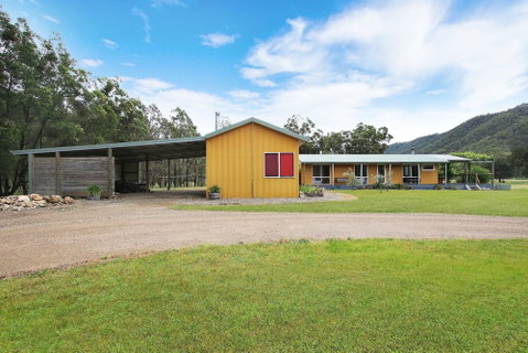 Feathertop Views And Dorm - Accommodation in Brisbane 1