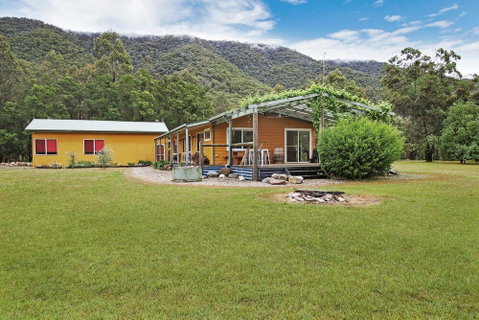 Feathertop Views And Dorm - Accommodation in Brisbane 2