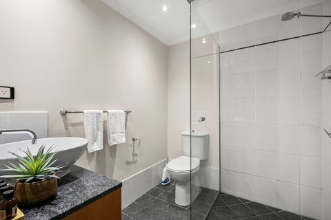 Poolside Alamanda Beachfront Resort 88 - Accommodation in Brisbane 6
