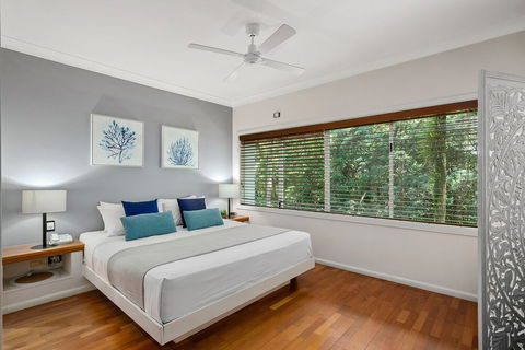 Poolside Alamanda Beachfront Resort 88 - Accommodation in Brisbane 2