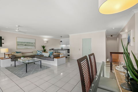 Poolside Alamanda Beachfront Resort 88 - Accommodation in Brisbane 5