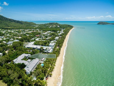Poolside Alamanda Beachfront Resort 88 - Accommodation in Brisbane 0