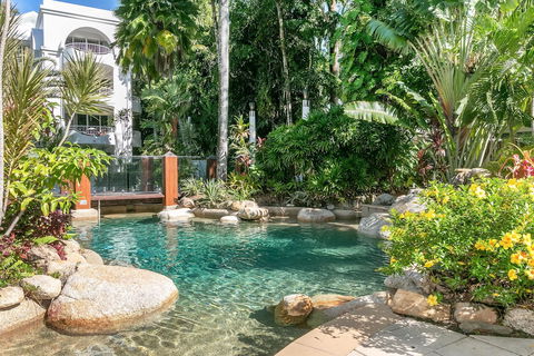 Poolside Apt In Alamanda Beachfront Resort 41 - Accommodation in Brisbane 3