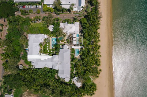 Poolside Apt In Alamanda Beachfront Resort 41 - Accommodation in Brisbane 0