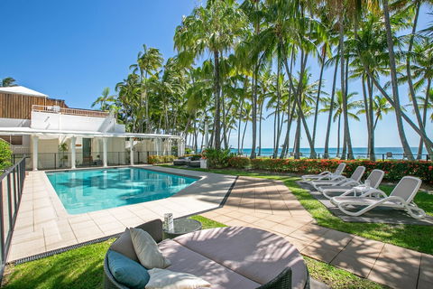 Poolside Apt In Alamanda Beachfront Resort 41 - Accommodation in Brisbane 2