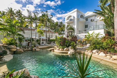 Poolside Apt In Alamanda Beachfront Resort 41 - Accommodation in Brisbane 4