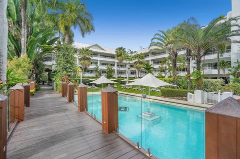 Poolside Apt In Alamanda Beachfront Resort 41 - Accommodation in Brisbane 1