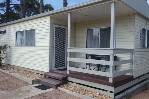 Lakes Caravilla Caravan Park - Accommodation in Brisbane 1