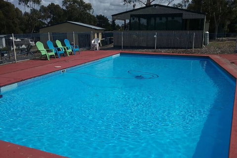 Lakes Caravilla Caravan Park - Accommodation in Brisbane 4