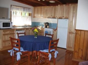 Buttercup Cottage & Private Apartment - Accommodation in Brisbane 6