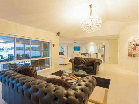 15 Shorehaven Drive Apartments - Accommodation in Brisbane 4