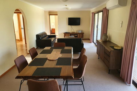 Annies Holiday Units - Accommodation in Brisbane 1