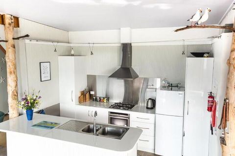 Larus Waterfront Cottage - Accommodation in Brisbane 5