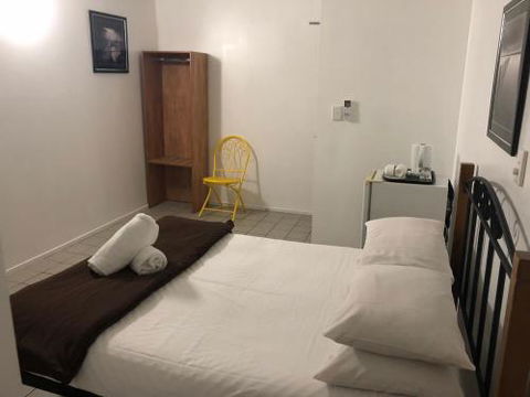 Airlie Waterfront Accommodation - Accommodation in Brisbane 4