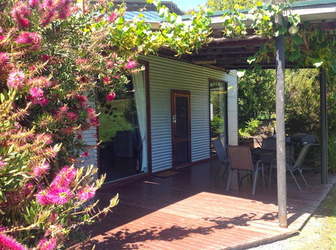 Valley Farm Vineyard Cottages - Accommodation in Brisbane 6