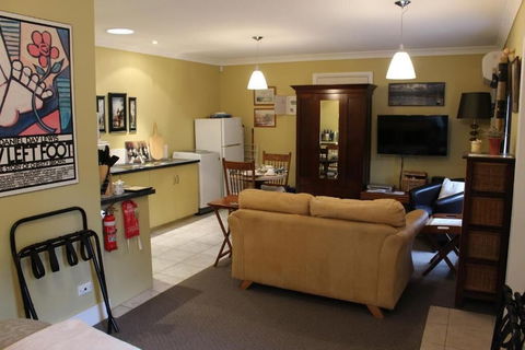 Ivy On Glenelg - Accommodation in Brisbane 3