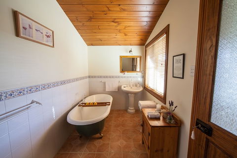 Margate Cottage Boutique Bed & Breakfast - Accommodation in Brisbane 6
