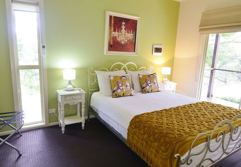 Apple Tree Cottage & Studio - Accommodation in Brisbane 3