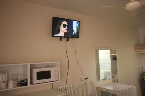 Aromet Motor Inn - Accommodation in Brisbane 5